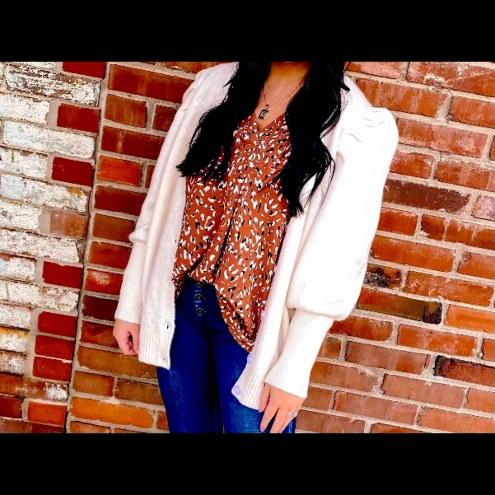 Cute soft Cream puffed shoulder cardigan